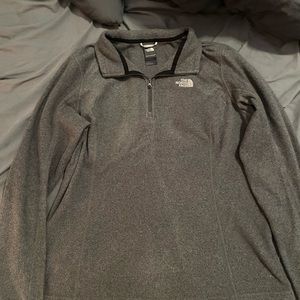 Woman’s North Face Fleece Pullover